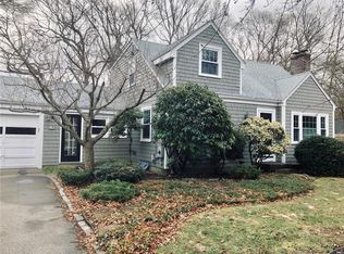 18 Roberta Dr, Barrington, RI 02806