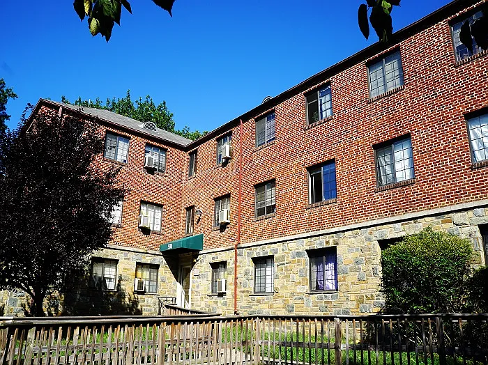 Fleetwood Village Apartments — Photo 6