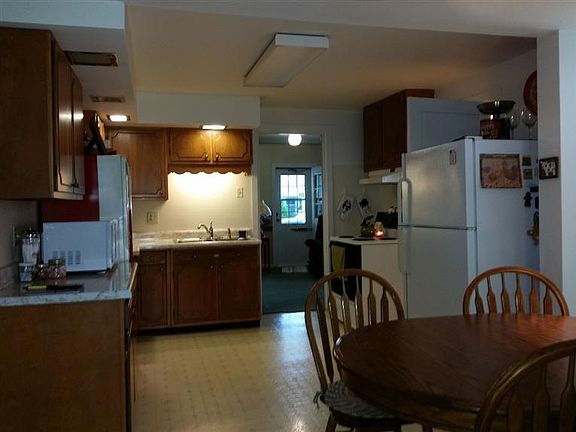 3rd image of 104 N Broadway St