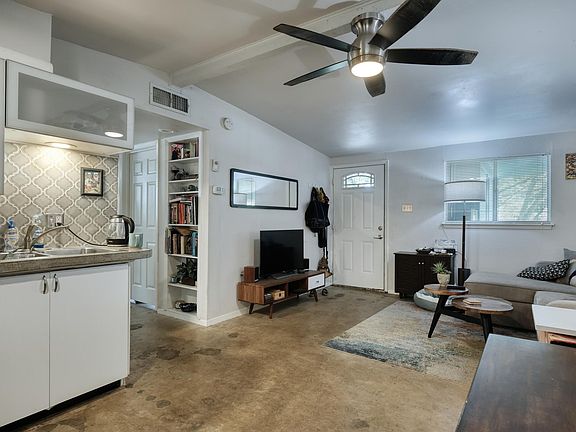 4th image of 1606 Valleyridge Dr #B