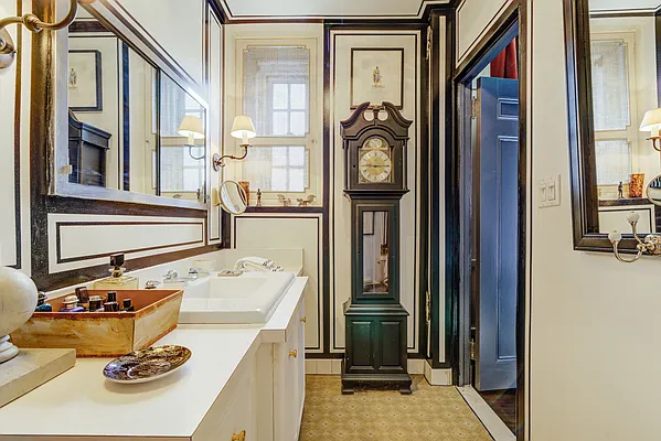 Sold by Compass | media 43