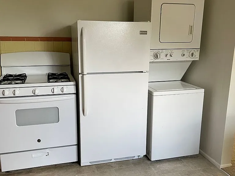 329 W Oak Ave — Photo 6