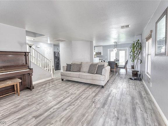 3rd image of 5037 Diamond Ranch Ave