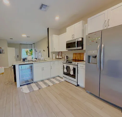 1921 SE 8th Pl — Photo 5