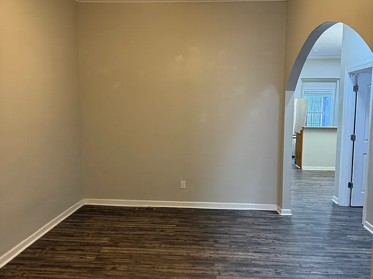 118 W Centerview St #120 — Photo 6