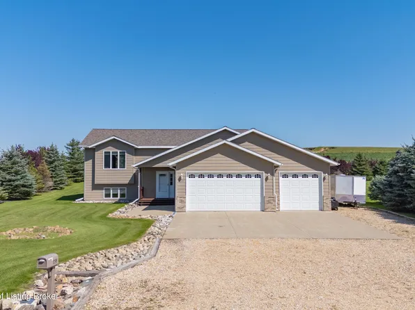 1735 7th Ave SW, Dickinson, ND 58601