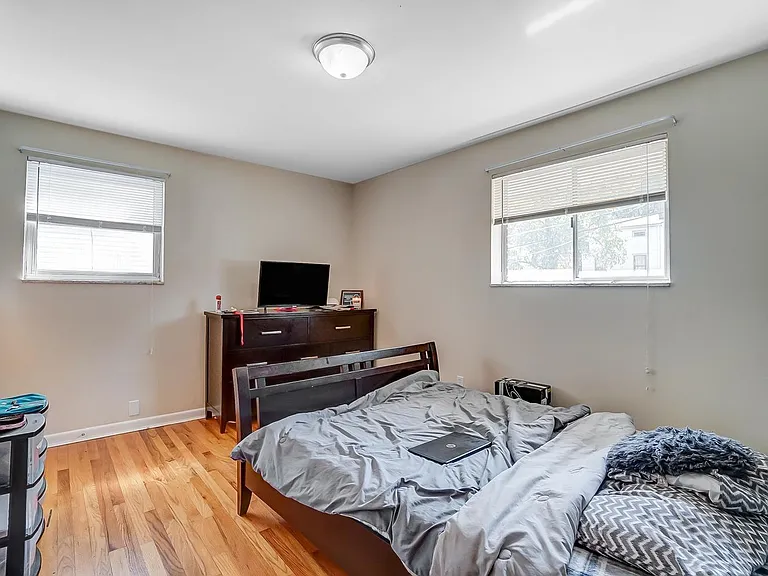 454 Warner St — Photo 19