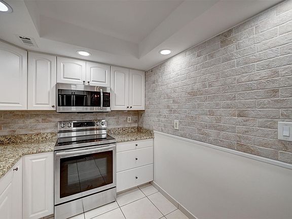 5th image of 4013 N Ocean Drive #305