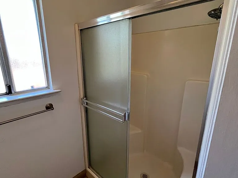 4907 W Howard Ave — Photo 16