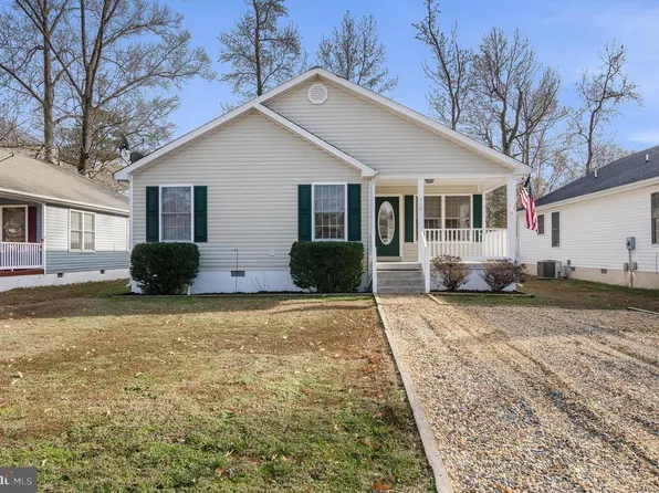 130 10th St, Colonial Beach, VA 22443