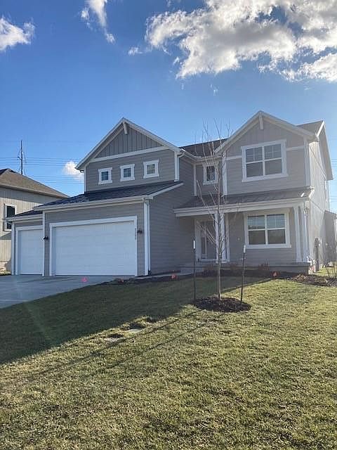 1st image of 3205 SE Mill Creek Ln