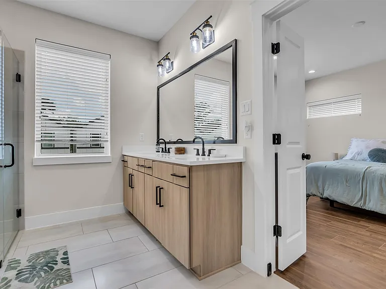5303 Donovan Gardens Ln — Photo 16
