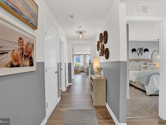 3rd image of 45 Autumn Bluff Dr