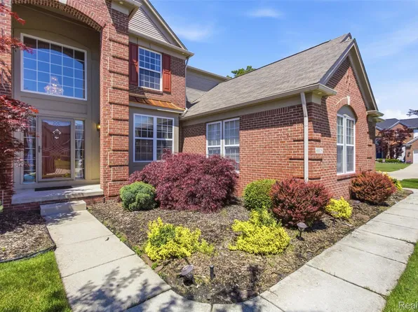 48879 Michaywe Dr, Macomb, MI 48044