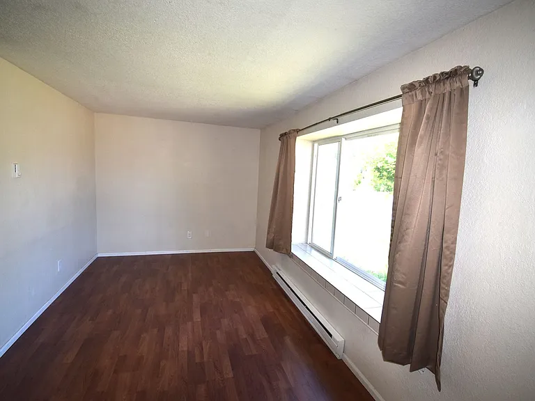 750 Walker Rd — Photo 13