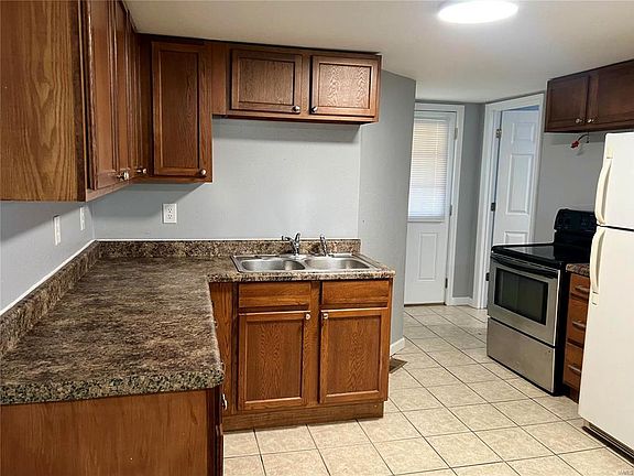 3rd image of 2951 Hillcrest Ave