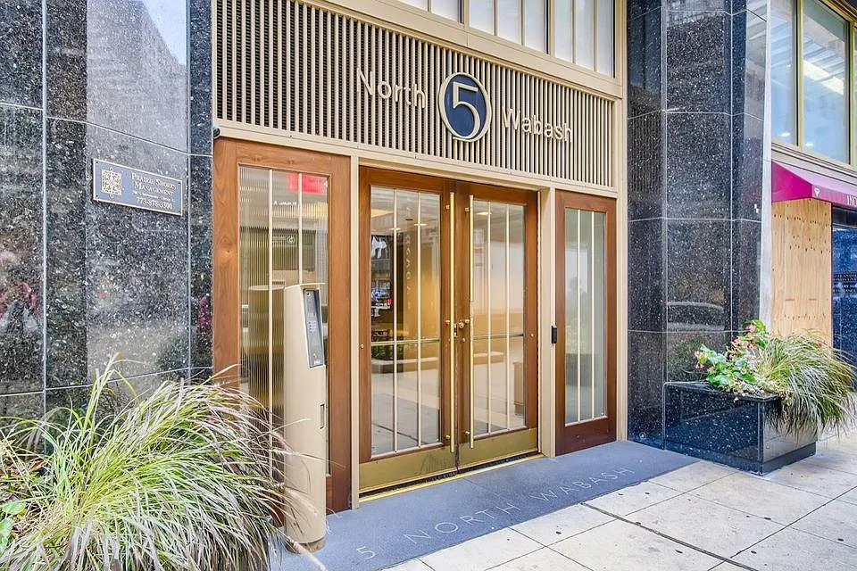 5 N Wabash Ave #1401