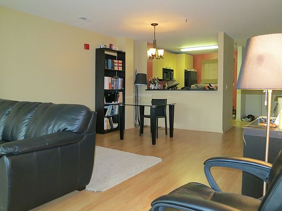 4th image of 100 Leverington Ave APT 47