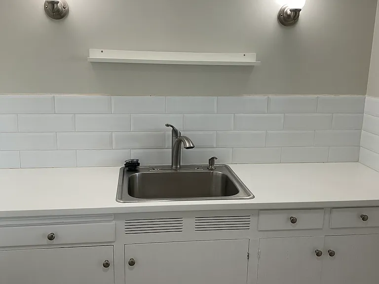 320 1/2 Sapphire Ave #1/2 — Photo 9