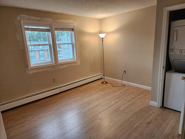 4 New Haven Dr #301 — Photo 18