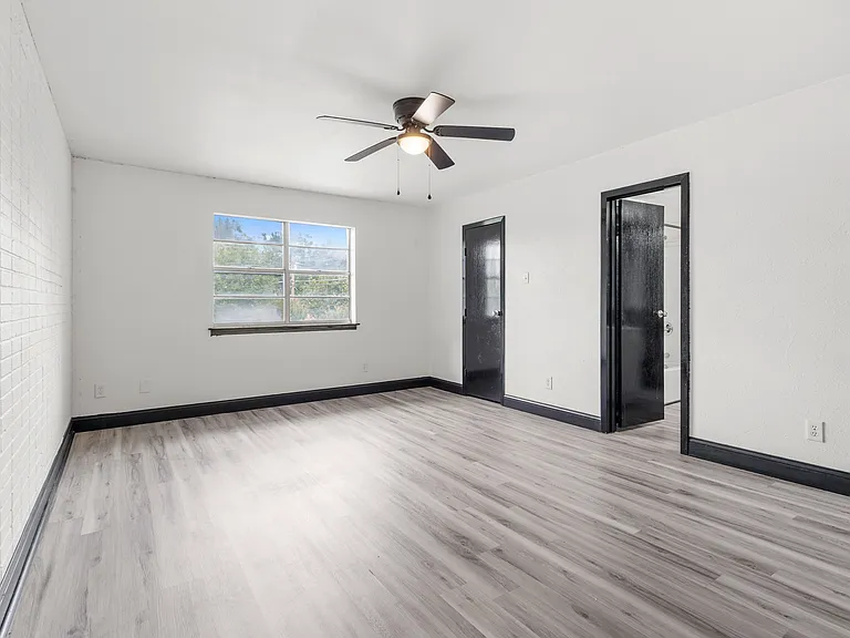 2802 Spring Valley Dr — Photo 15