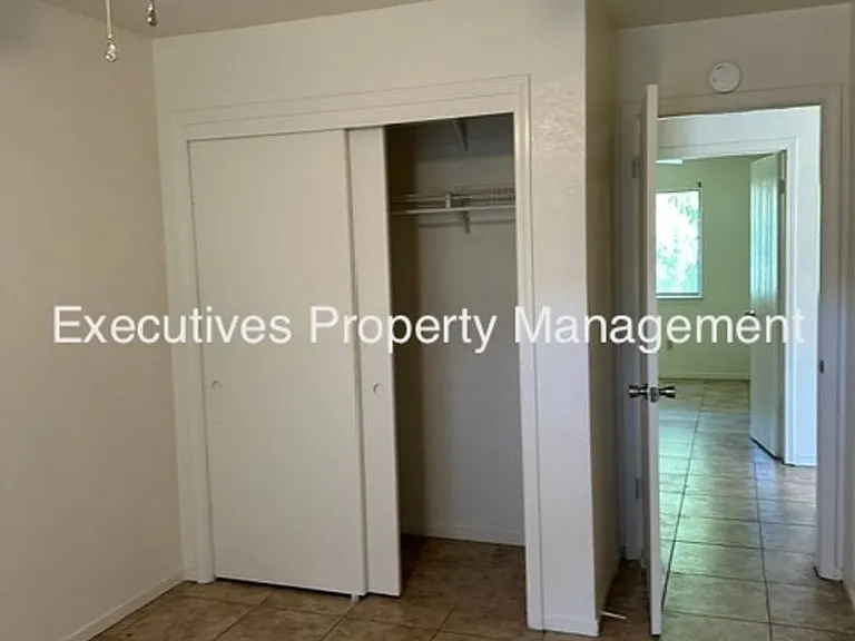 322 Pamela Ct — Photo 5