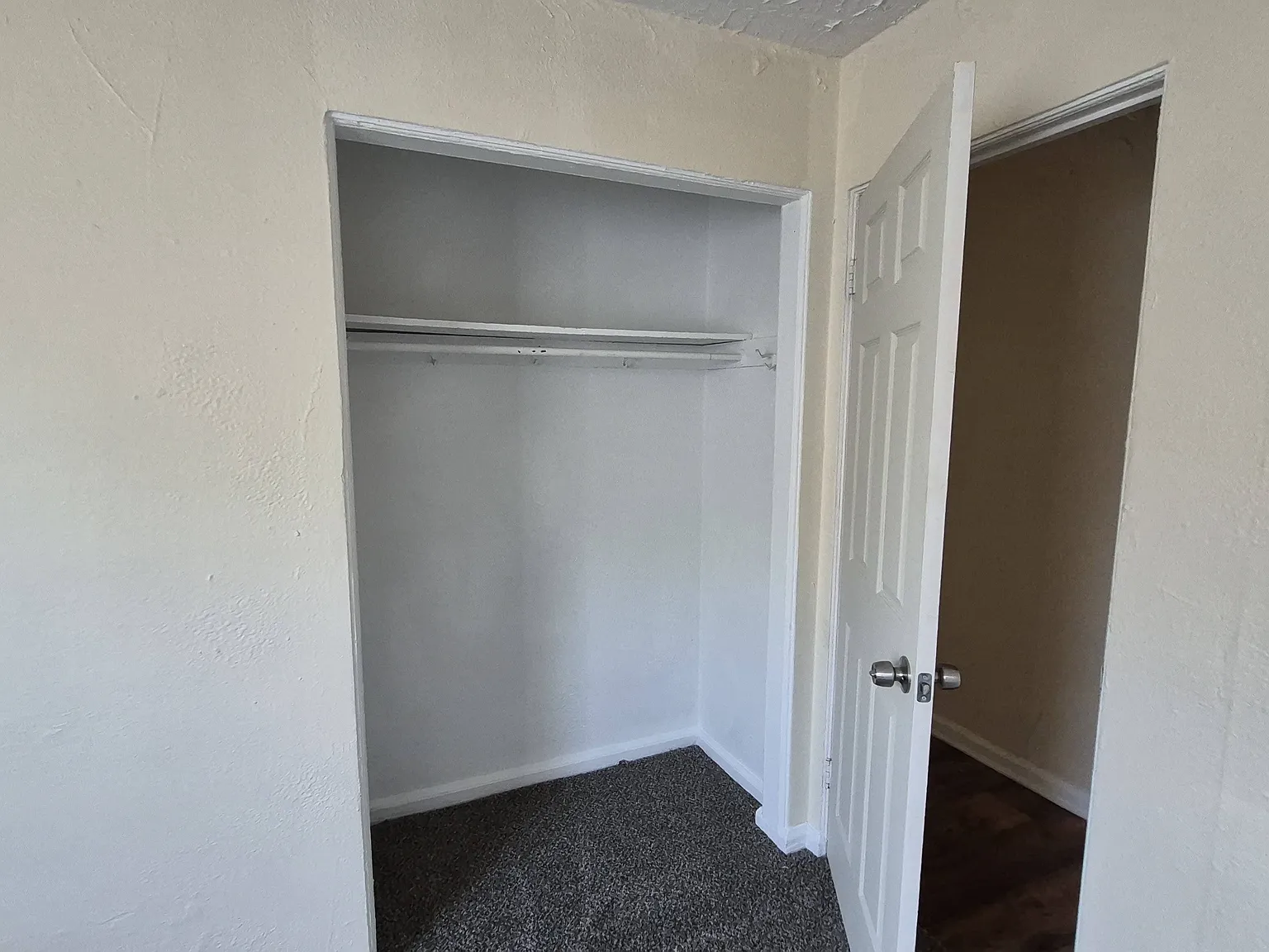 2 bed, $925 — Photo 2