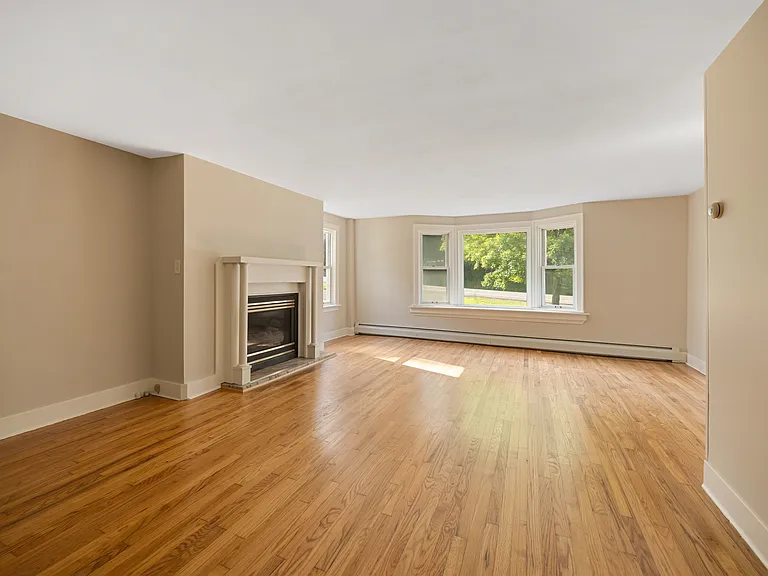511 E Seneca St #A — Photo 20