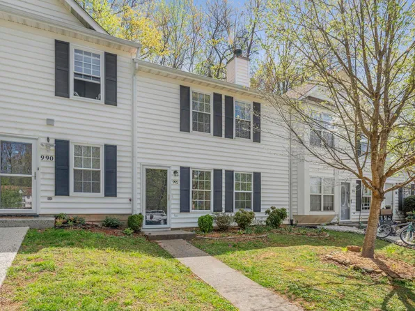 992 Towne Ln, Charlottesville, VA 22901
