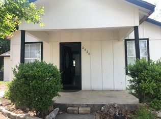 2320 Woodland Dr, Seguin, TX 78155