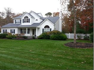 2 Monterey Ln, Yaphank, NY 11980