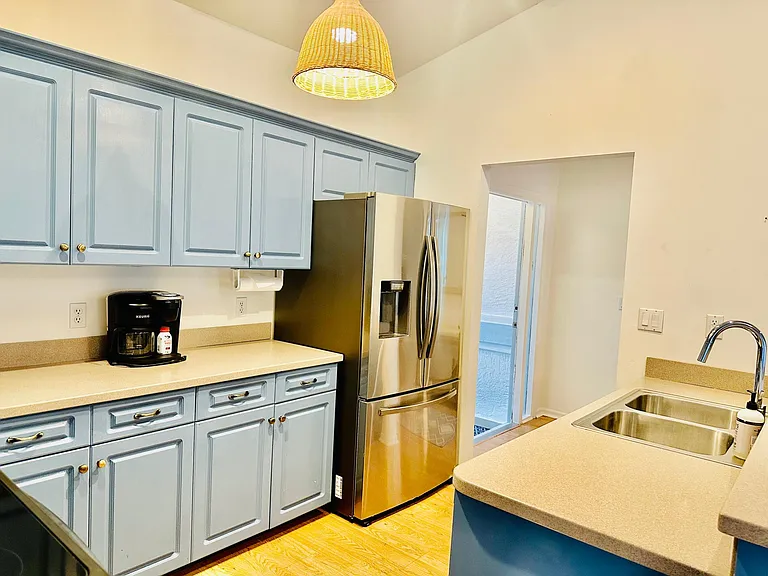 2540 Royal Palm Ct — Photo 3