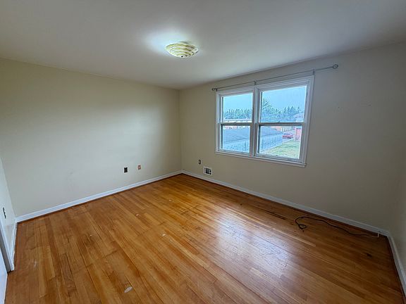 4th image of 179 Rascal St