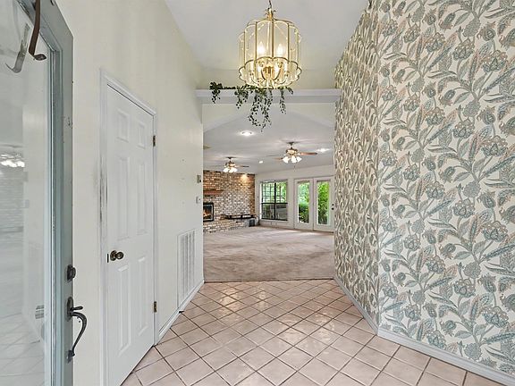 5th image of 98 Glenheath Dr