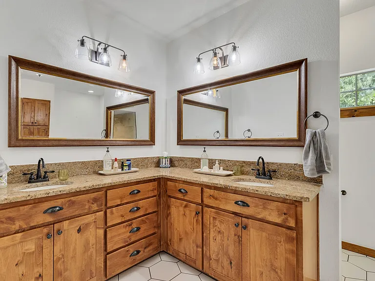 100 N Edgewater Dr — Photo 15
