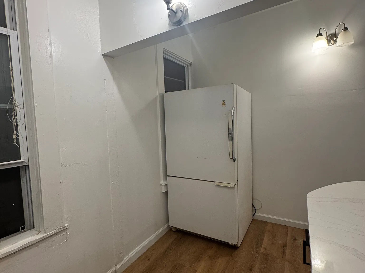 3 bed, 1000 sqft, $1,900 — Photo 4