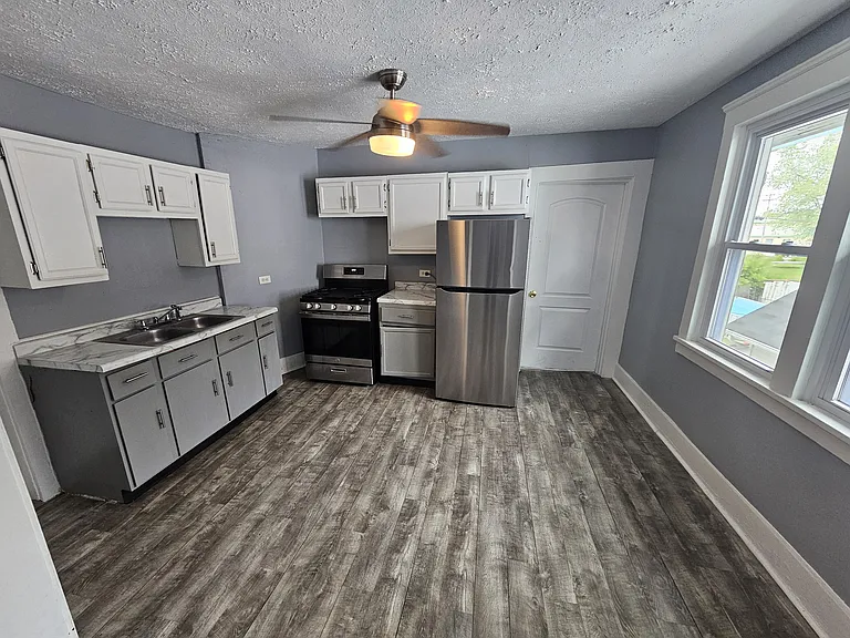 1820 Holmden Ave #2 — Photo 1