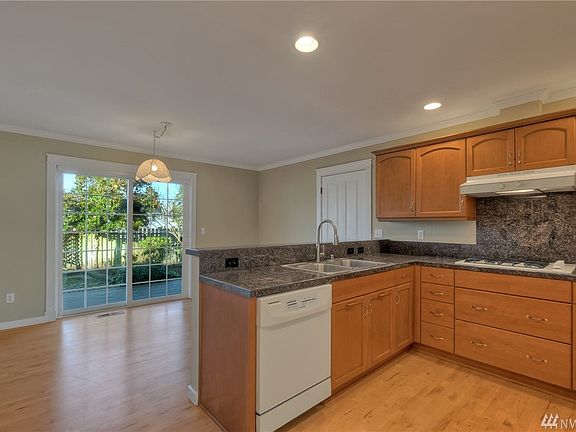 5th image of 2701 Elmont Ave