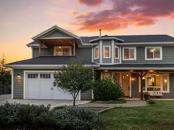 418 Moonstone Way, Redding, CA 96003