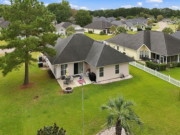 3rd image of 8002 Leeward Ln.