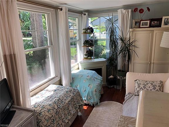 2nd image of 399 Oak Cliff Dr