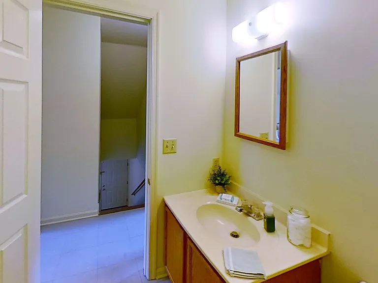Cape-Cod Upstairs Bathroom