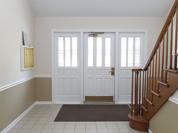 2nd image of 1817 Ashbury Ct #1817