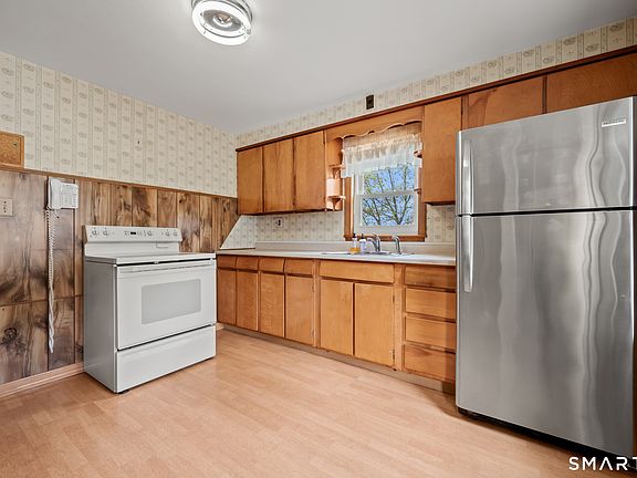 5th image of 27 Baldwin Street