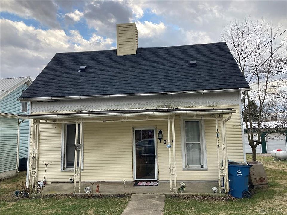 1st image of 374 Main St