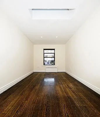 Rented by REAL New York | media 24