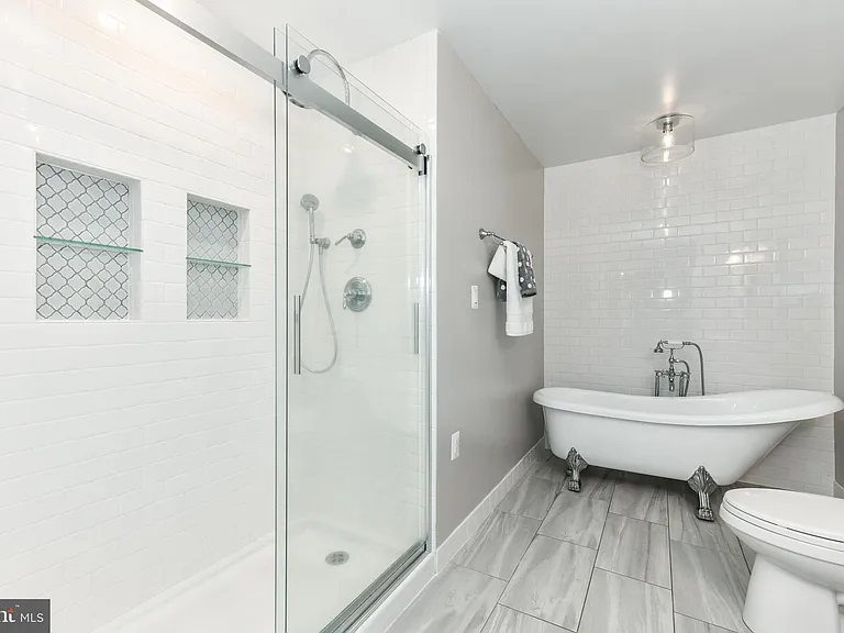 14 Oak Ln — Photo 33