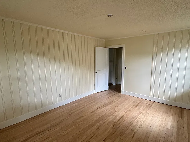 5034 Victoria Ave #B — Photo 1