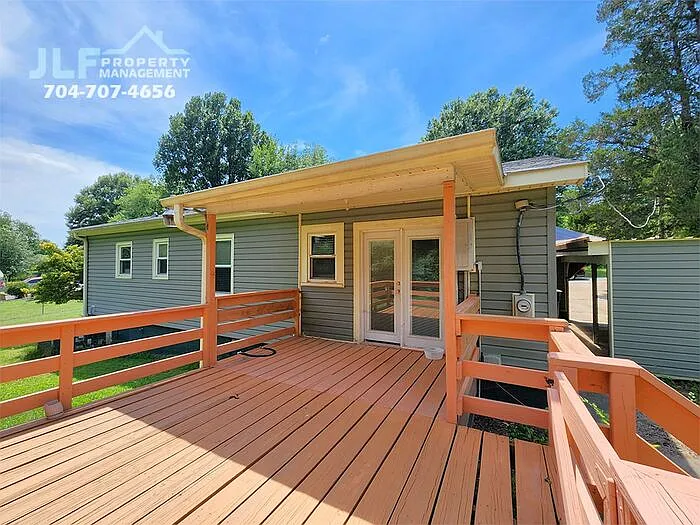 135 Oak Grove Rd — Photo 18