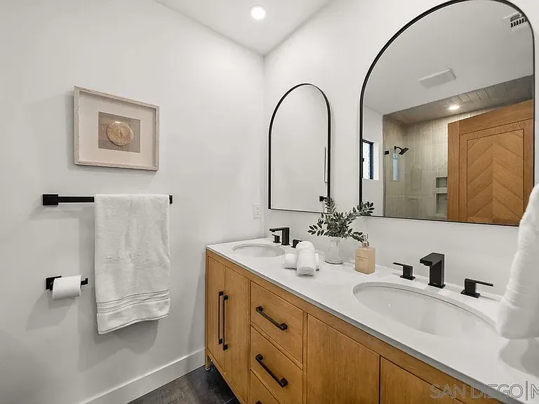 436 Bonair St — Photo 9